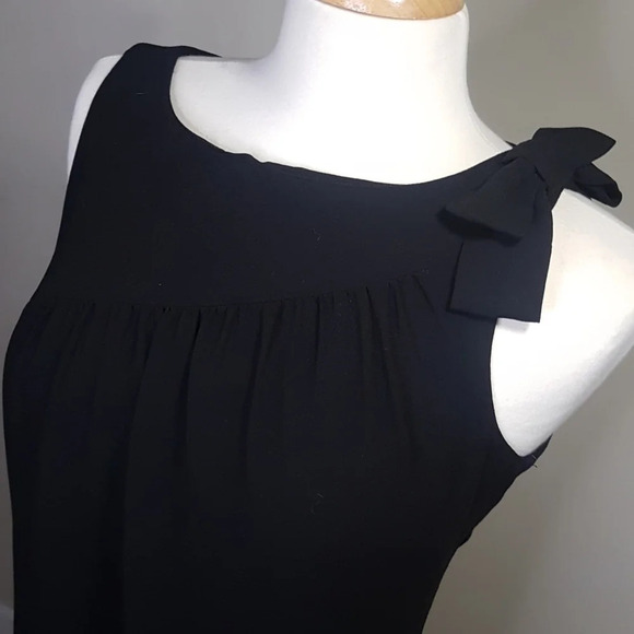 Trina Turk  LBD shoulder bow detail - Picture 3 of 10